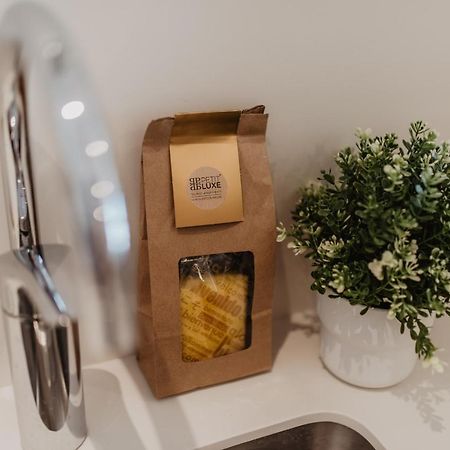 Petit Luxe Volta Apartaments Терраса Экстерьер фото