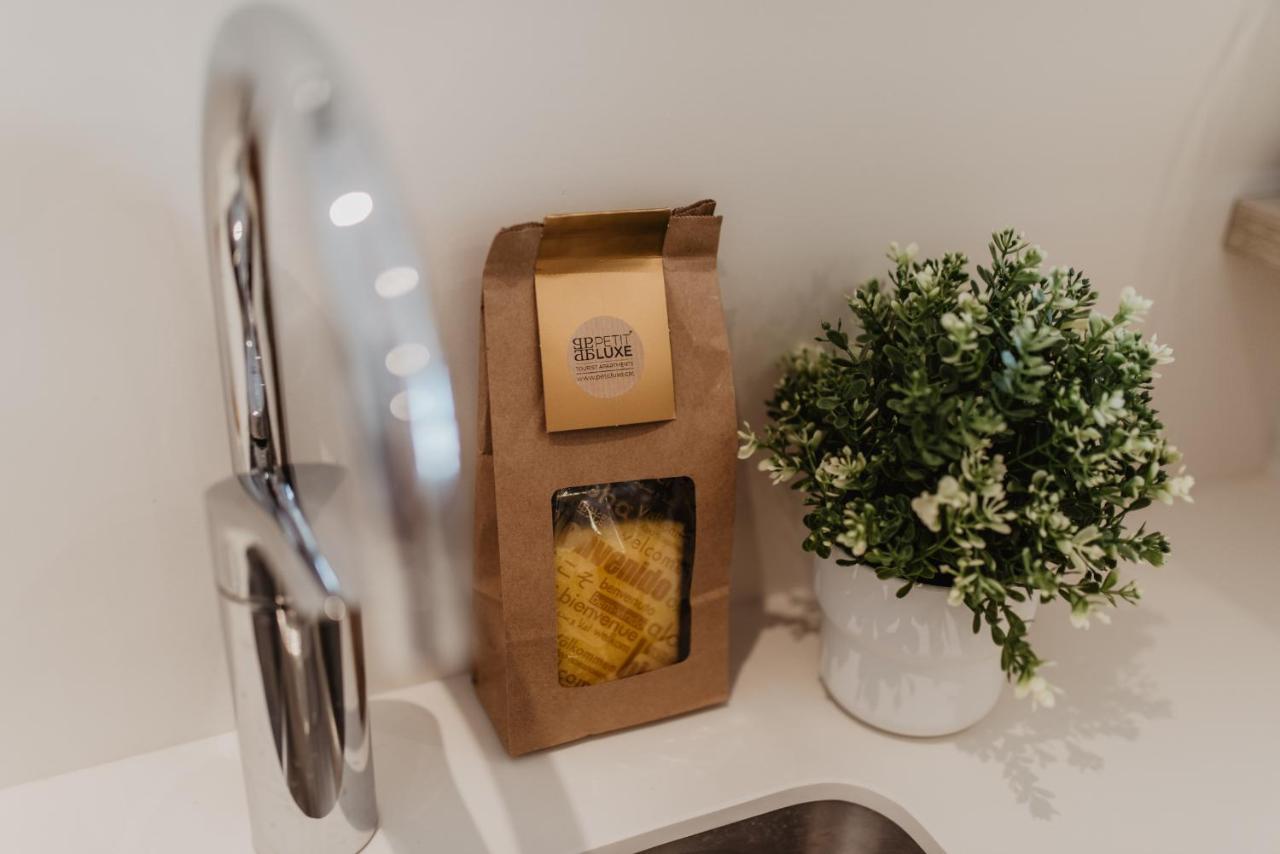 Petit Luxe Volta Apartaments Терраса Экстерьер фото